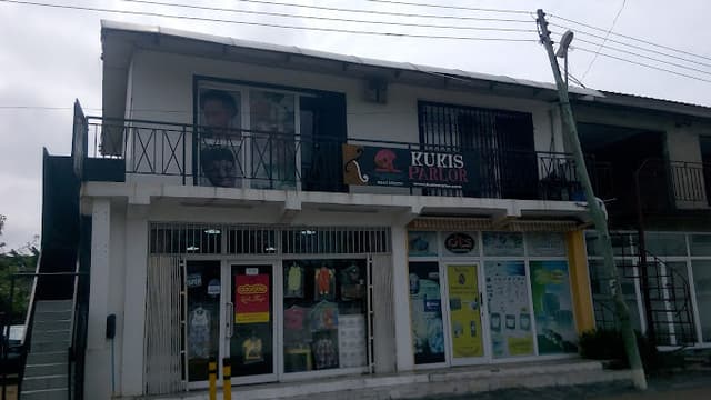 Kukis Parlor