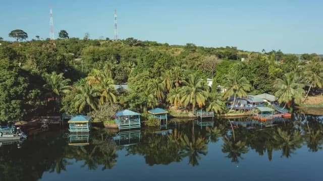 Aylos Bay Garden Restaurant & Lodge